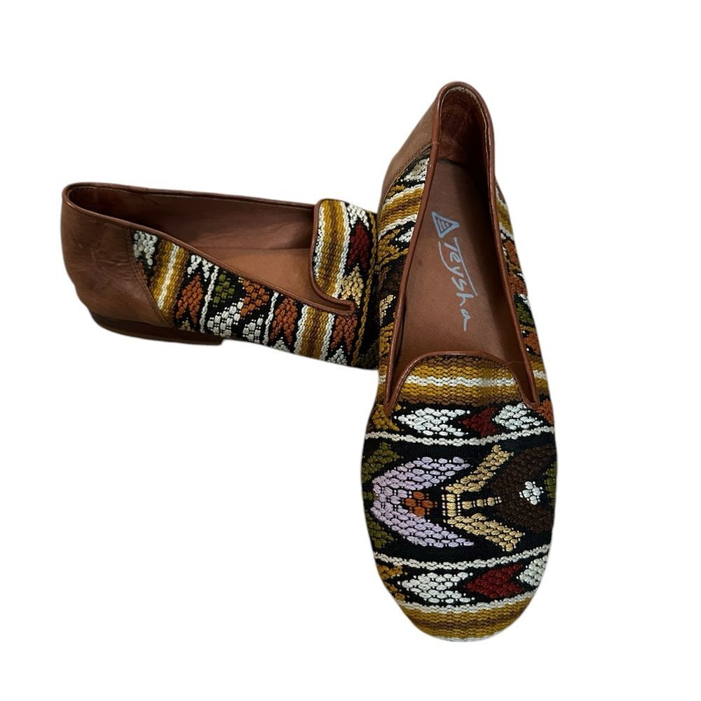 Womens Teysha multi colored flats Size 5.5